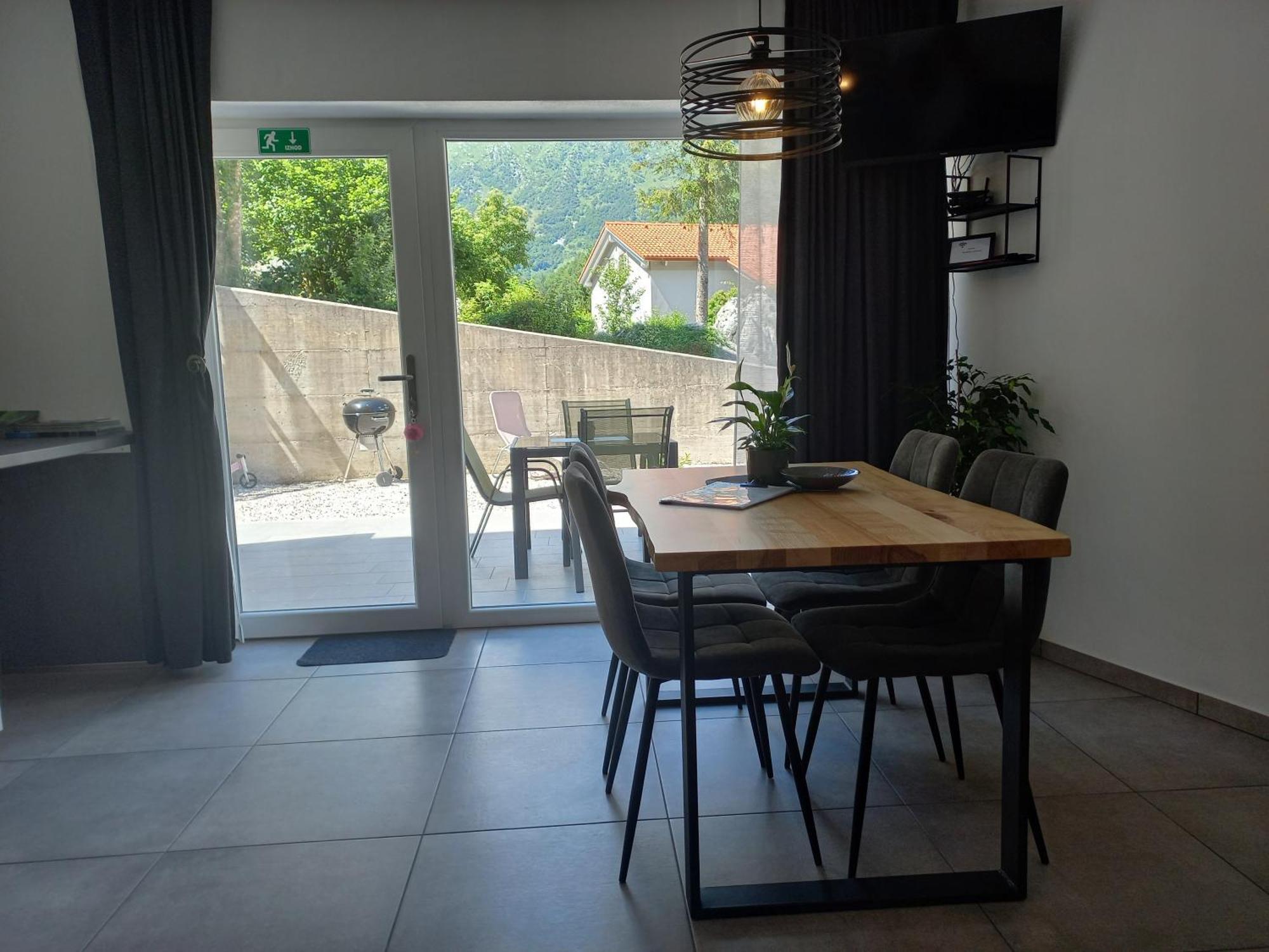 Apartmán Hisa Za Gradom Kobarid Exteriér fotografie